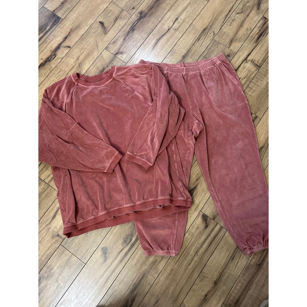 Aerie size XL lvelour sweatsuit pants and sweatshirt